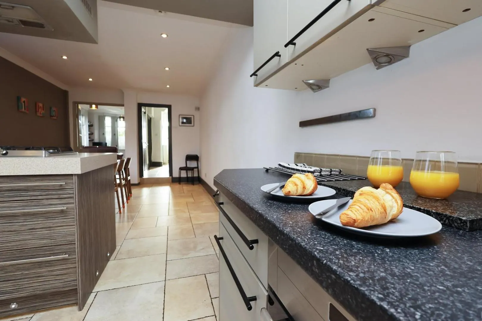 Central Cardiff Victorian Town House Free Parking Apartment