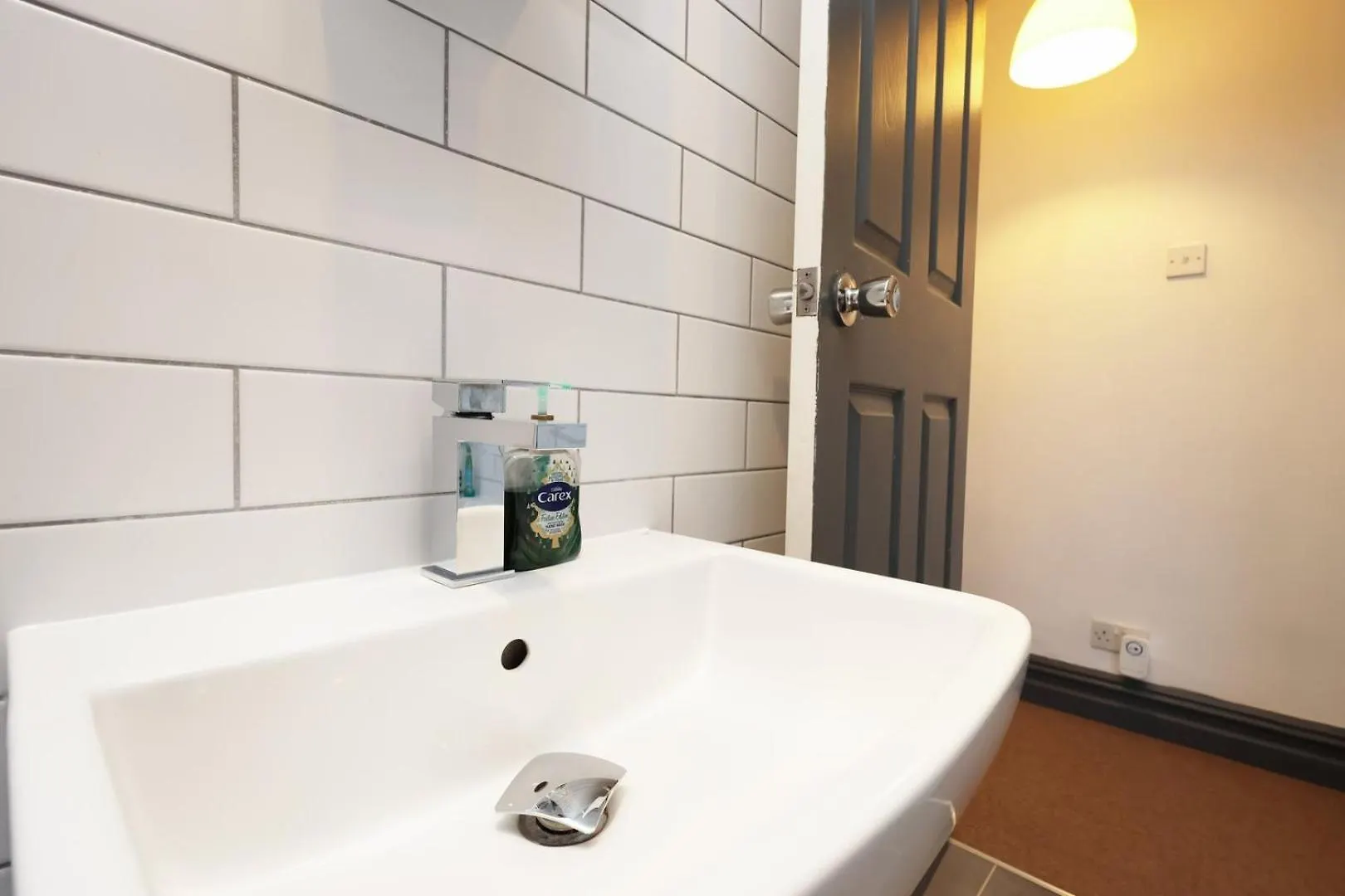 Central Cardiff Victorian Town House Free Parking 0*,  United Kingdom