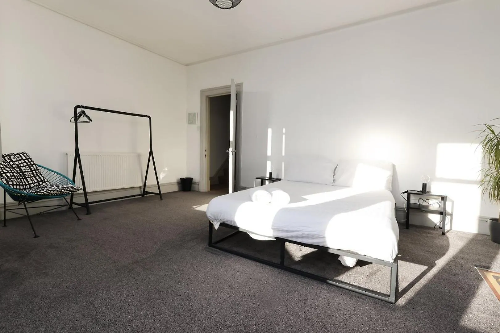Central Cardiff Victorian Town House Free Parking