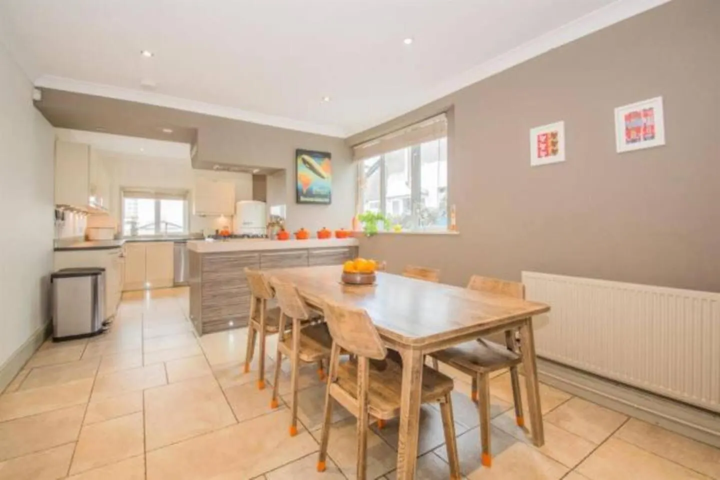 Central Cardiff Victorian Town House Free Parking