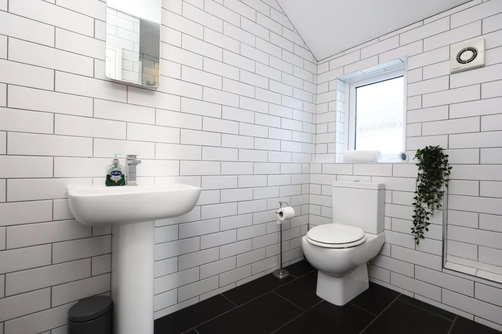 Central Cardiff Victorian Town House Free Parking