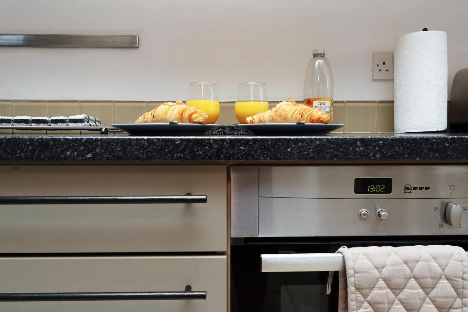 Central Cardiff Victorian Town House Free Parking